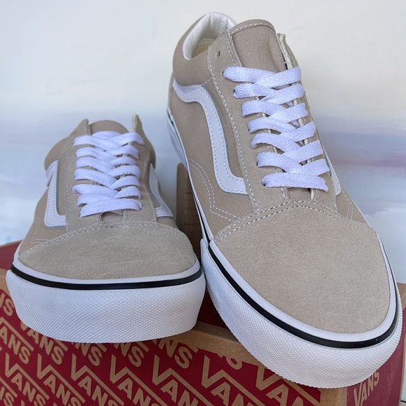 Vans Men’s Old Skool
Color Theory French Oak
VN0005UFBLL
Sneakers - Picture 8 of 16
